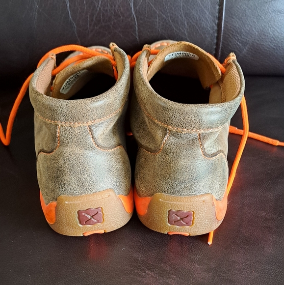 Twisted X - Picture 4 of 11